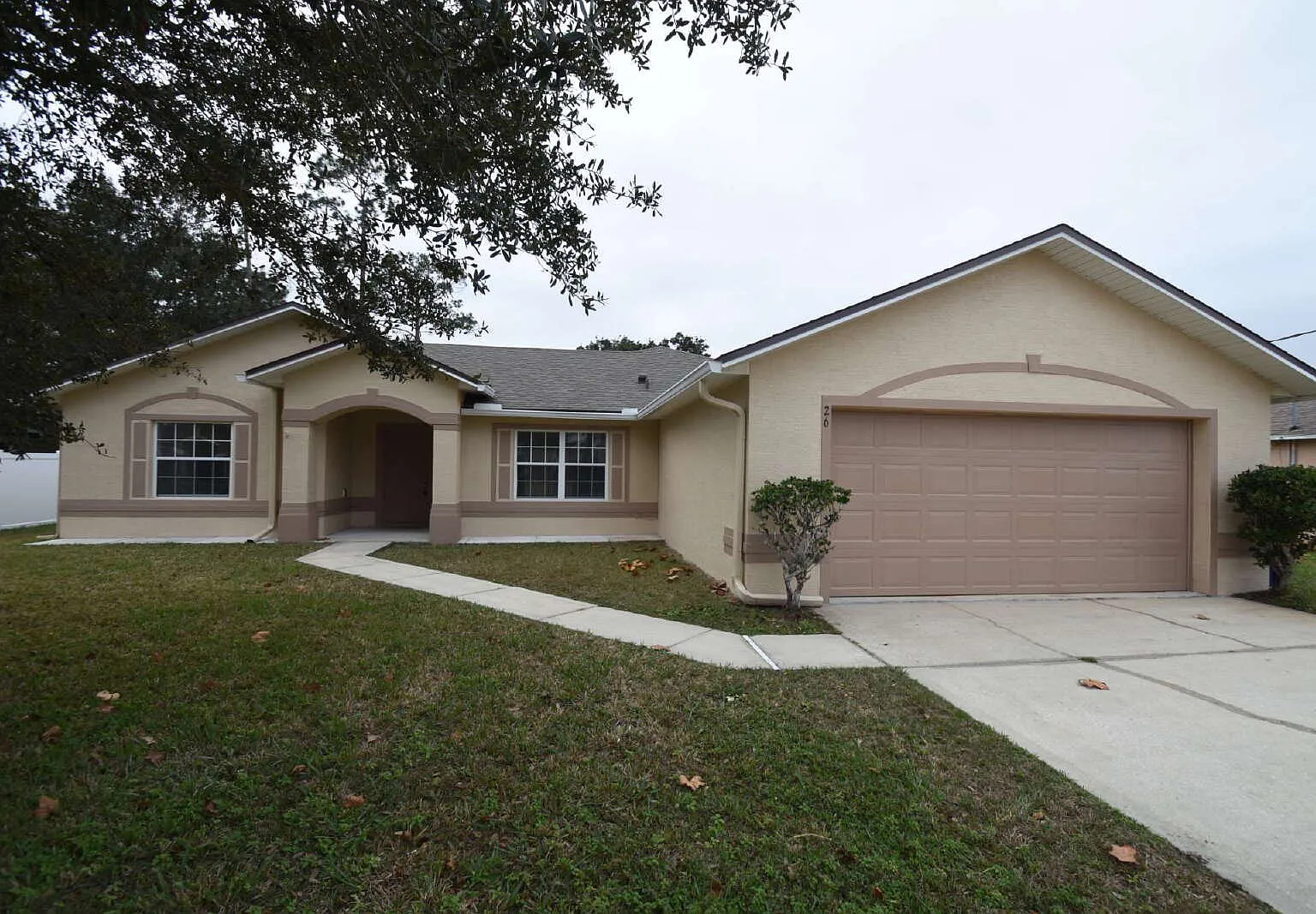4 bed, 2.0 bath, 2073 sqft, $2,100 — Photo 2