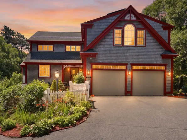 9 Horseshoe Bend Way, Mashpee, MA 02649