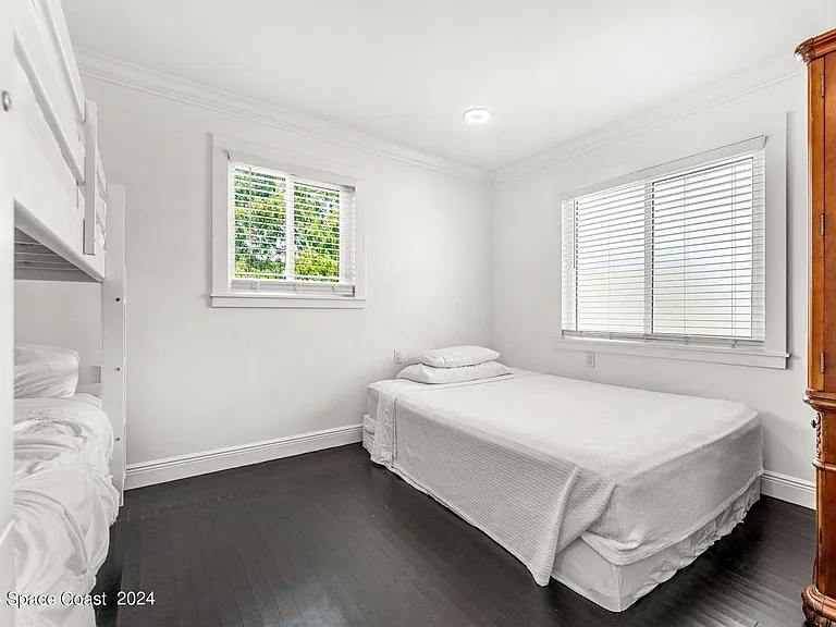 265 Marion St — Photo 30
