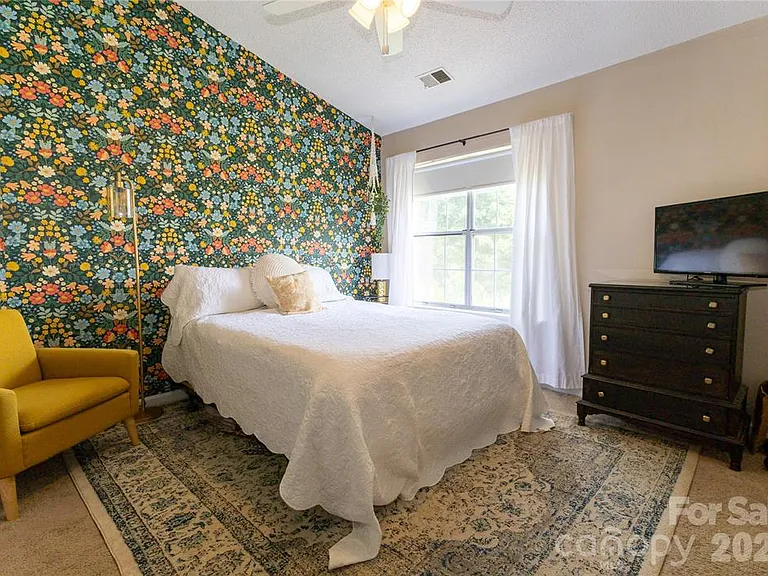 8159 Circle Tree Ln — Photo 9