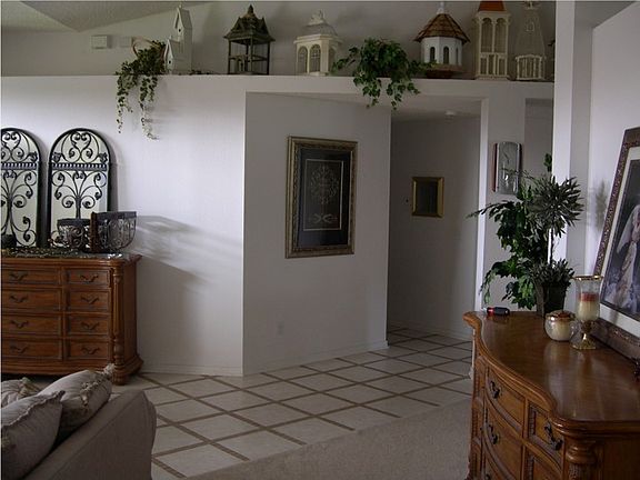 3rd image of 1499 Summit Oaks Dr E