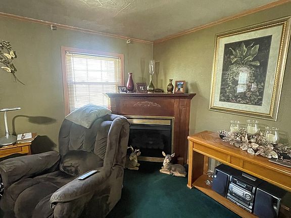 4th image of 109 Louise Ln