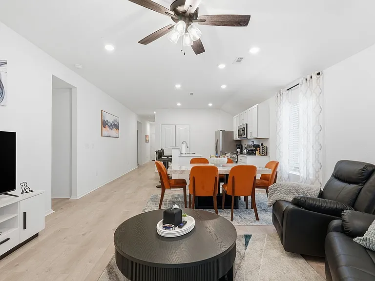 10904 Mason Dr — Photo 7