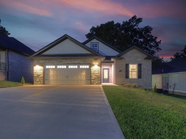 718 Hunts Terrace Dr, Kingsport, TN 37663