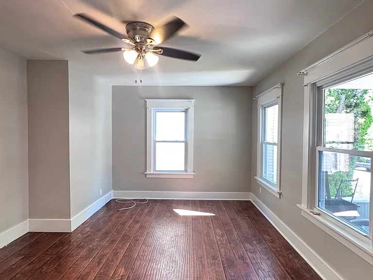 30 Custer St #1 — Photo 3