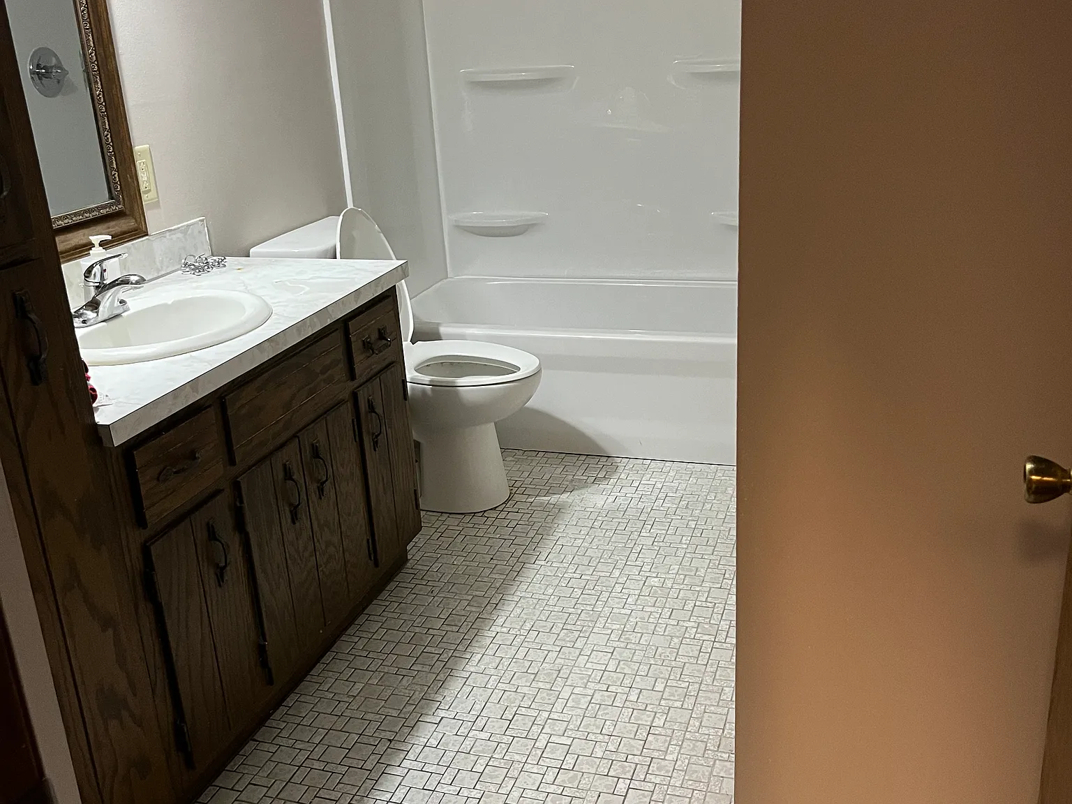 2 bed, 1064 sqft, $1,400 — Photo 4