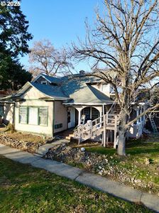 1702 Oak St, La Grande, OR, 97850