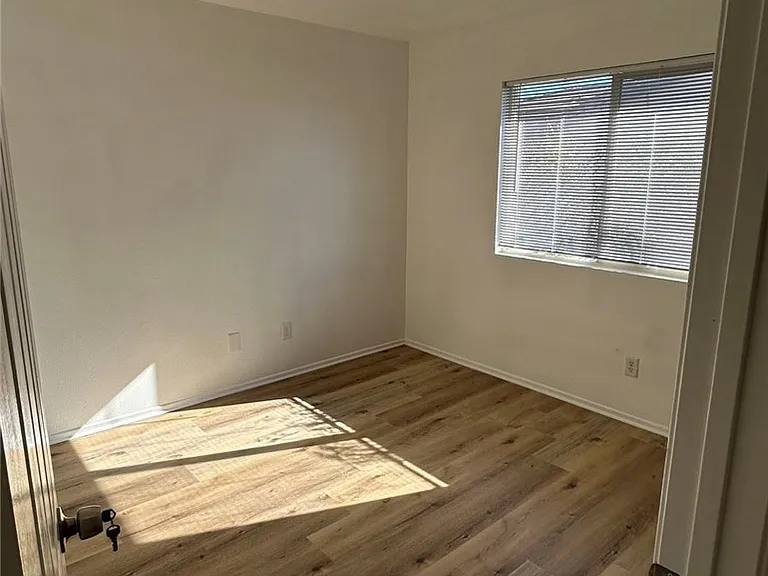 26071 Peck St — Photo 6