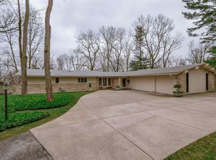 51880 Lilac Rd, South Bend, IN 46628