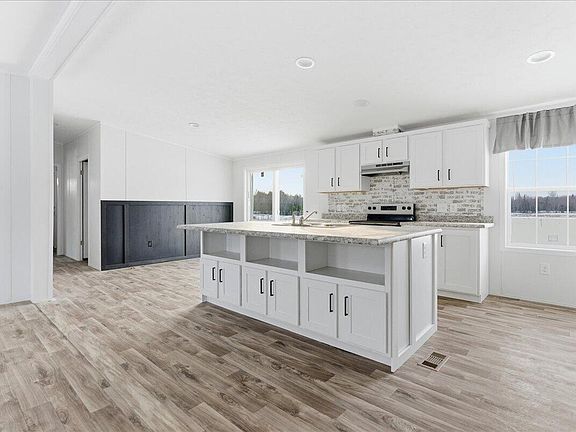 4th image of 109 Coburn Street