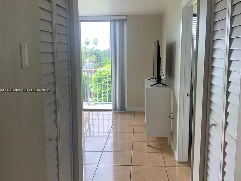 1740 NW North River Dr #623 — Photo 2