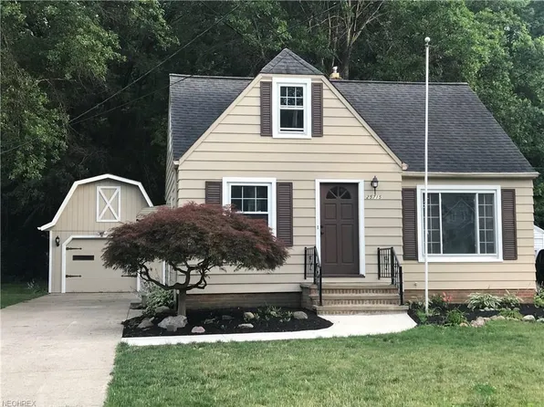 25715 Cook Rd, Olmsted Falls, OH 44138