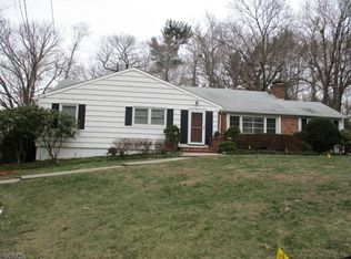 31 Hilltop Ter, Chatham, NJ 07928