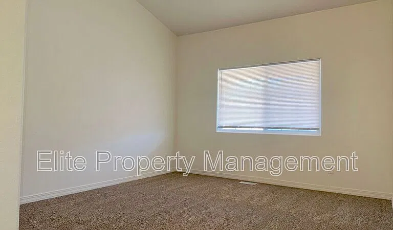 161 S Stardust Cir — Photo 5