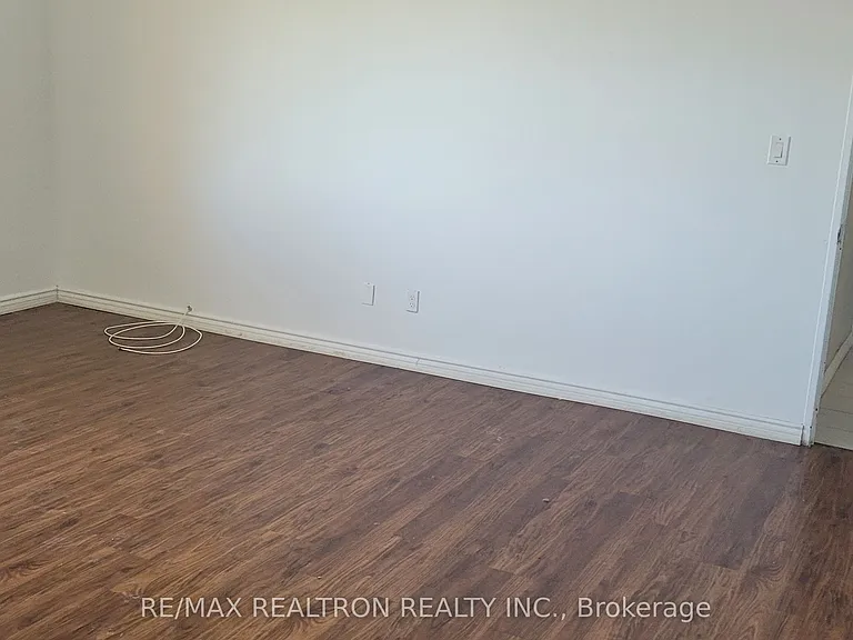 180 Markham Rd #504 — Photo 10