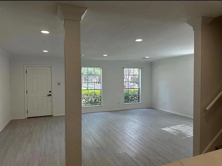 14401 Misty Meadow Ln — Photo 2