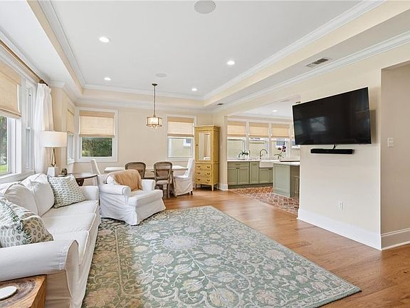 3rd image of 54 W Park Pl