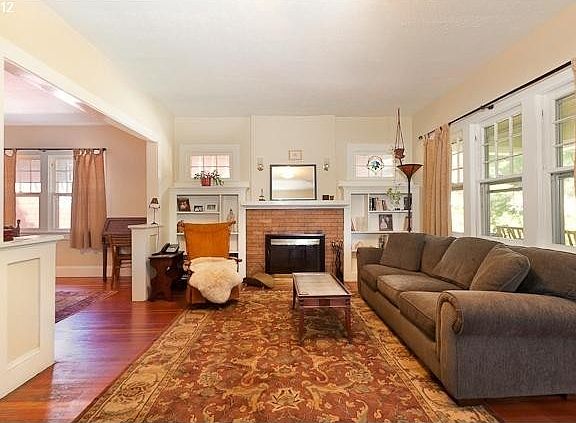 3rd image of 1303 SE 52nd Ave