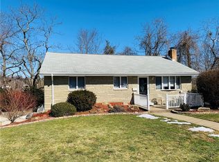 386 Carmen Dr, Pittsburgh, PA 15236