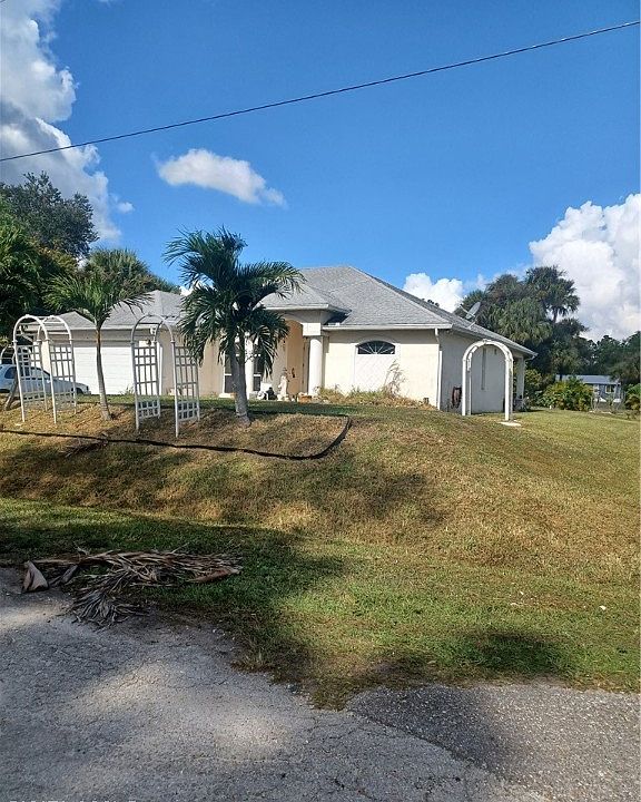 1st image of 2700 7th St W