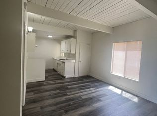 15201 Victory Blvd #10, Van Nuys, CA 91411