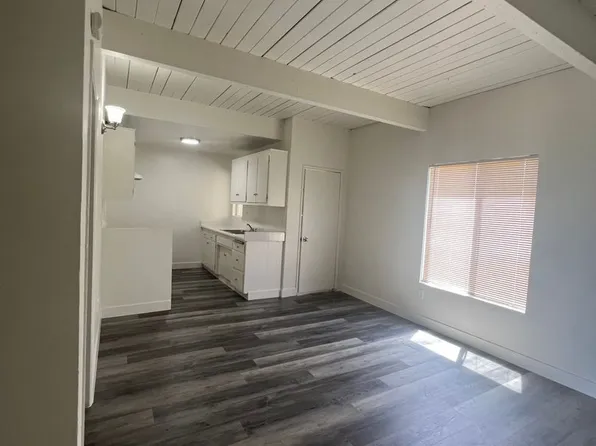 15201 Victory Boulevard, 15201 Victory Blvd #10, Van Nuys, CA 91411