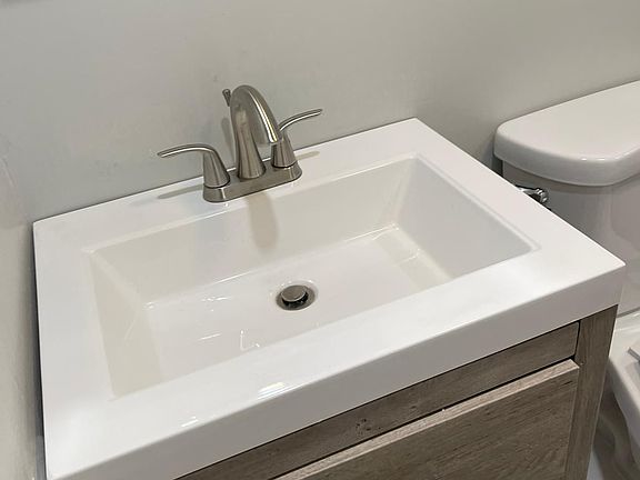 5th image of 314 7th Ave NE APT 5