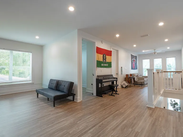 812 SW 5th Ter #2 — Photo 22