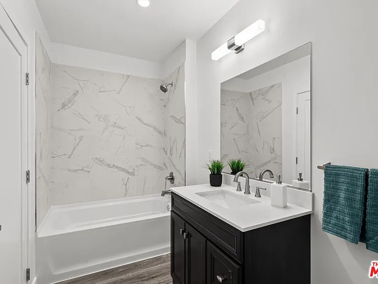 5114 Cahuenga Blvd #3 — Photo 16