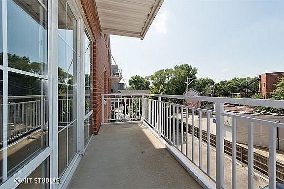3rd image of 2762 N Lincoln Ave #Pu8