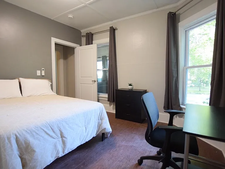 1002 N Aurora St — Photo 153