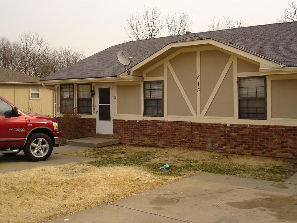 1st image of 815 NE Barnes Dr APT B