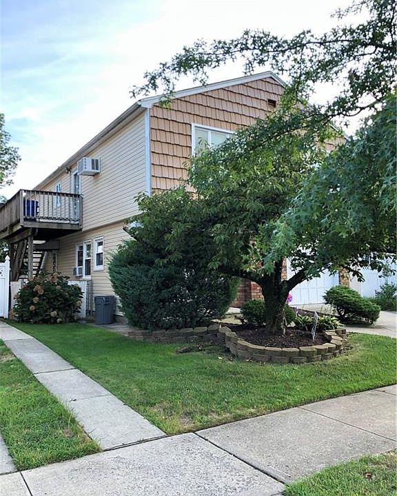 2nd image of 26 Bleeker Pl