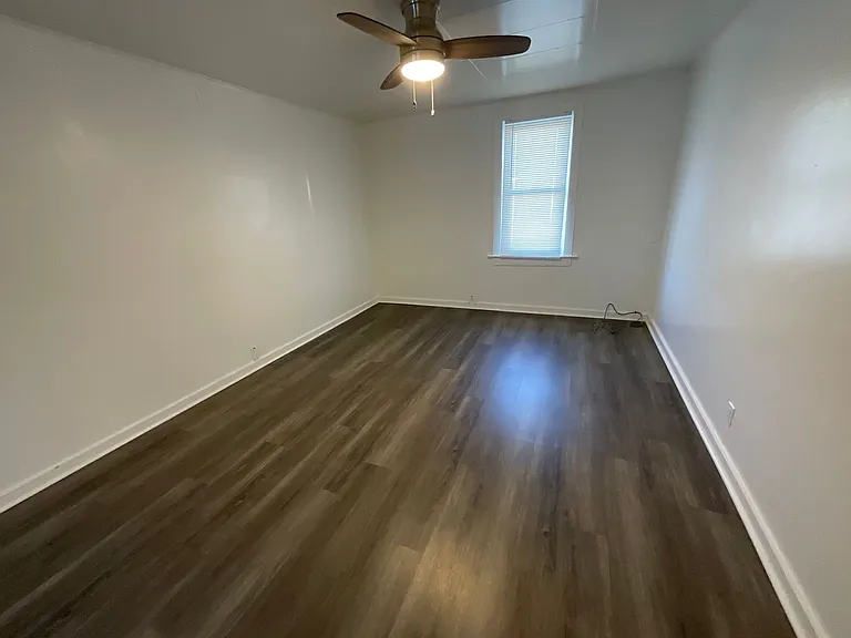 604 Adams Ave — Photo 10