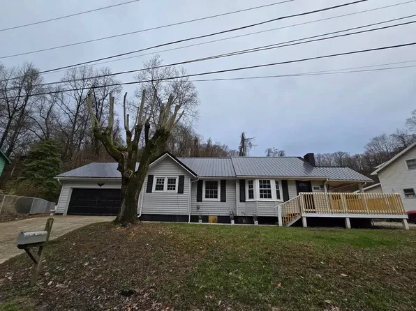 703 4th Street, Flatwoods, KY 41139