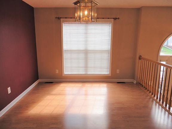 4th image of 1102 Kennesaw Dr