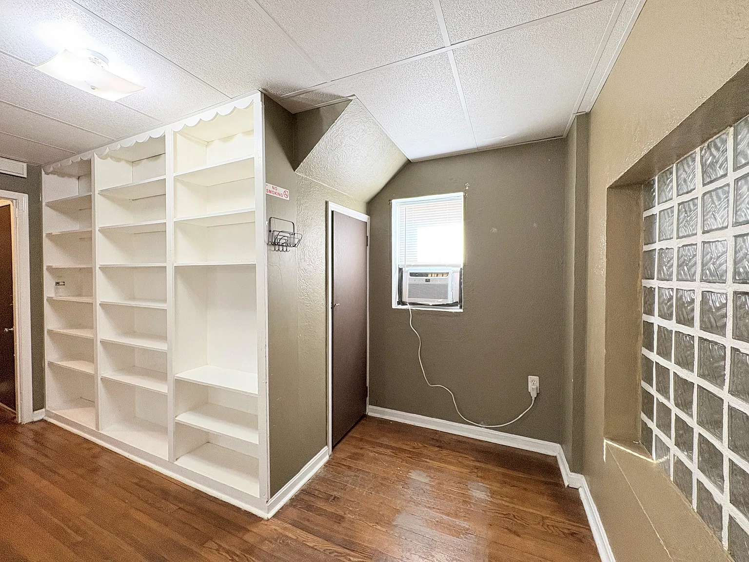 2 bed, $1,700 — Photo 2