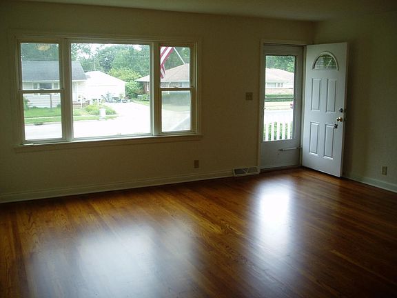 Living Room/Entry Way