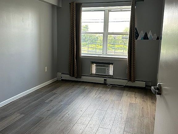 4th image of 260 Beach 81 St #2P