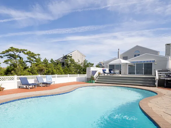 610 Dune Rd, Westhampton, NY 11978