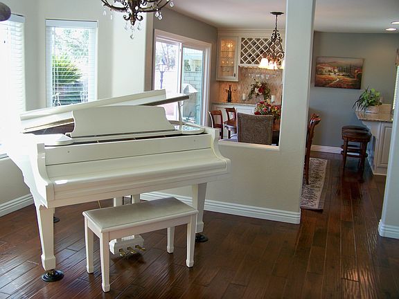 Piano Room/Dining Area