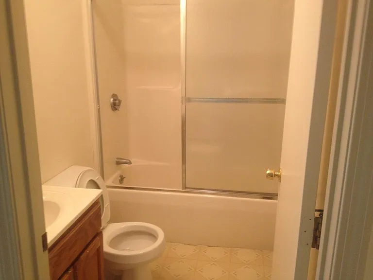 117 University Ave — Photo 5
