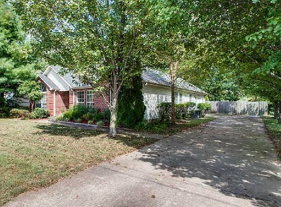 3rd image of 2283 Joann Dr