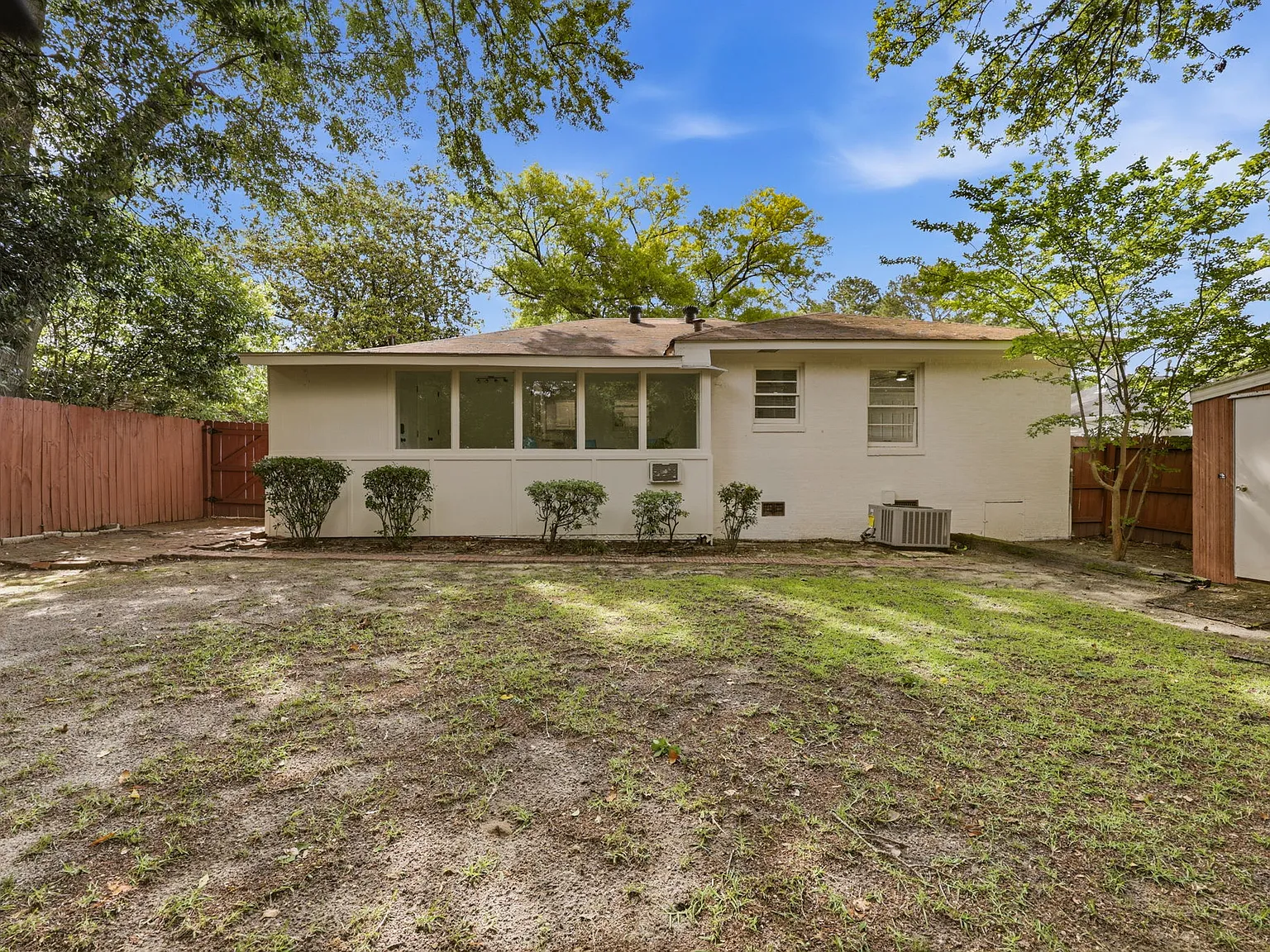 3 bed, $2,670 — Photo 2