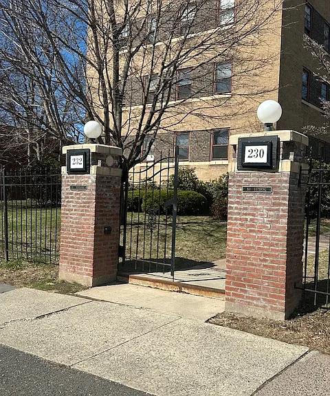 230 Farmington Ave — Photo 1
