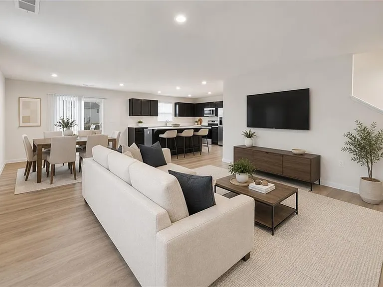 9060 Celtic Dr — Photo 3