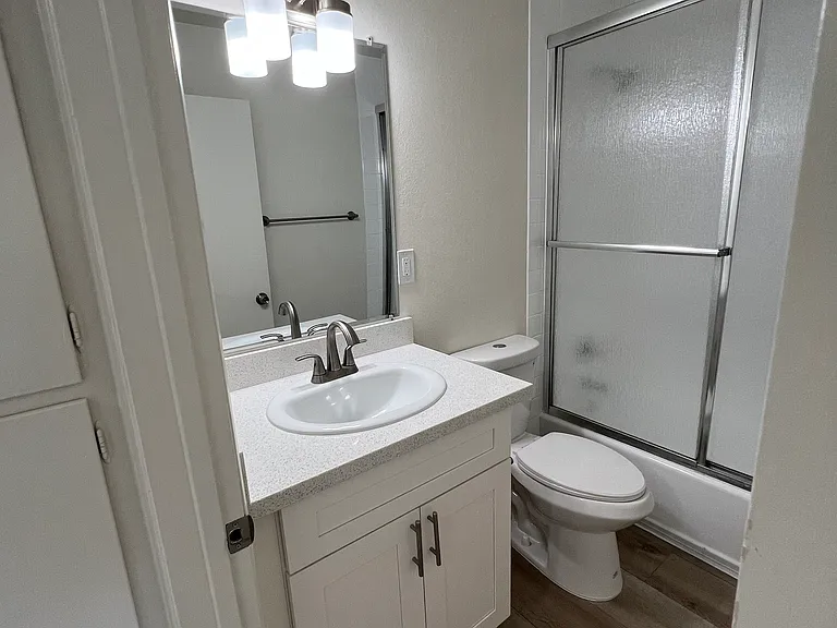 1021 E Cypress Ave — Photo 19