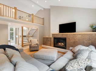 1484 Ravenoaks Trail, Oregon, WI 53575