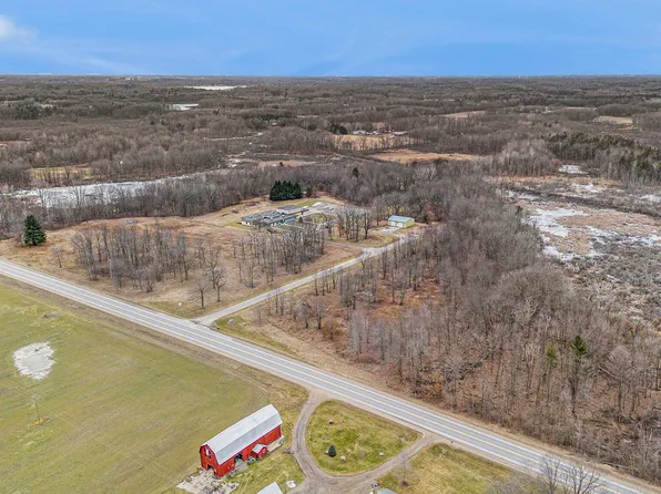 10260 S Sheridan Rd, Fenwick, MI 48834