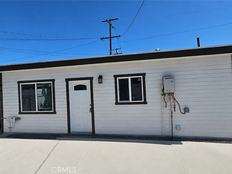 610 E D St — Photo 1
